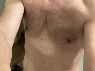 homme-actif-et-tres-chaud-sur-la-region-parisenne