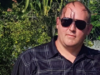 je-suis-patrick-bon-bricoleur-je-peux-vous-aider-pour-plomberie-peinture-et-autres