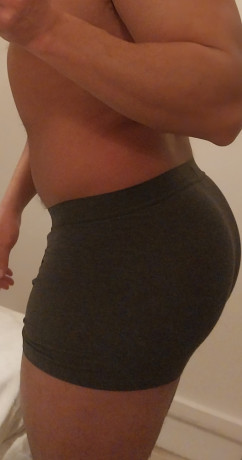 cherche-daddy-avec-tres-grosse-queue-big-0