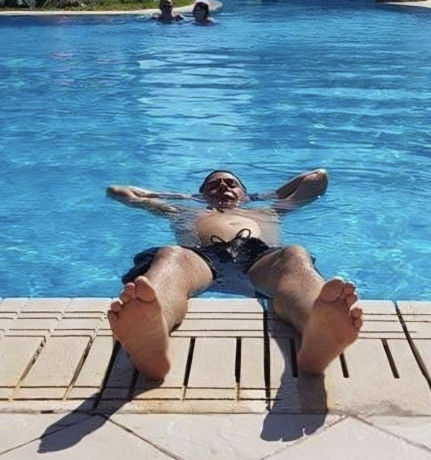 plan-fell-devant-une-femme-big-0