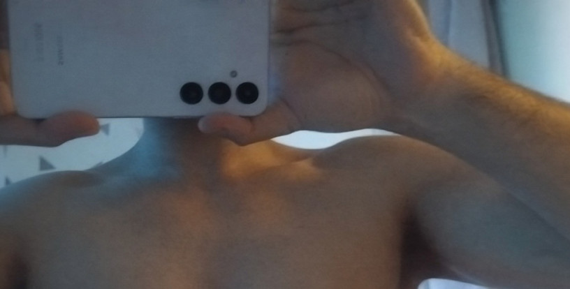 jeune-homme-beau-et-muscle-big-2