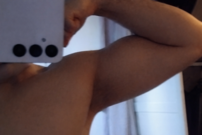 jeune-homme-beau-et-muscle-big-3