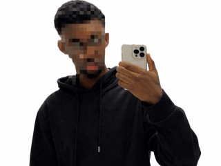 jeune-africain-a-la-recherche-dun-larbin