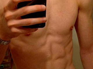 jeune-homme-25-ans-ouvert-a-tout