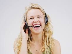 recherche-femme-a-laise-au-telephone-activite-en-soiree