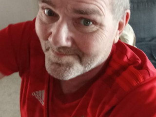 male-dominant-cherches-une-petite-femelle-en-chaleur