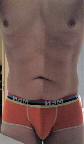 cherche-mec-chaud-et-en-demande-big-0