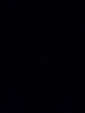 jeune-black-actif-se-deplace-big-0