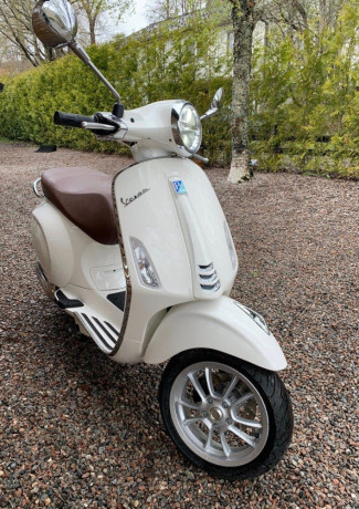 vespa-primavera-50-big-0