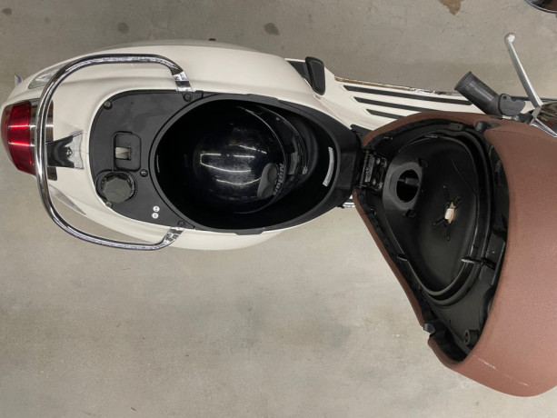 vespa-primavera-50-big-3