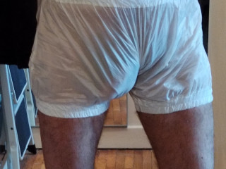 tripoter-en-short-vetement-en-nylon