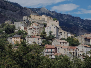 dad-corte-pour-jh-moins-de-vingt-cinq-ans