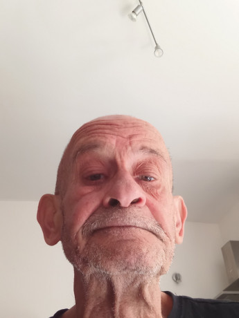 homme-67-ans-seul-divorce-depuis-peu-dans-le-var-big-0