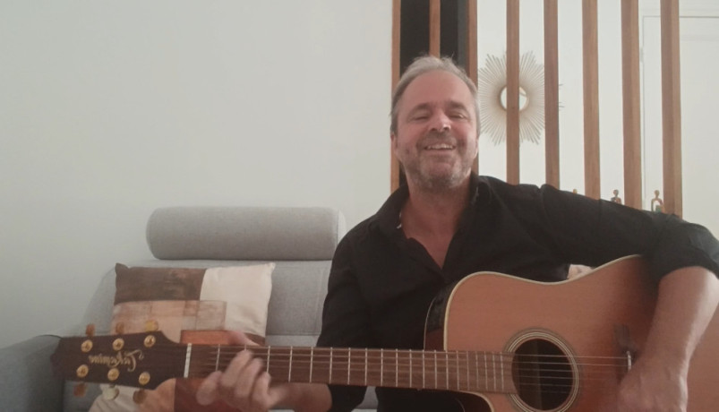 cours-de-guitare-folk-ou-electrique-big-0