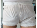 cherche-mec-qui-se-ferait-tripoter-le-paquet-en-short-nylon-small-3