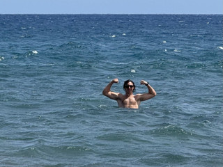 jeune-soumis-fetichiste-des-pieds