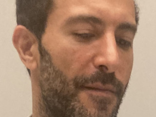 beau-brun-soumis-bien-fait-cherche-partenaire-ds