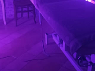 massage-bien-etre-dans-un-espace-chaleureux-et-cocooning