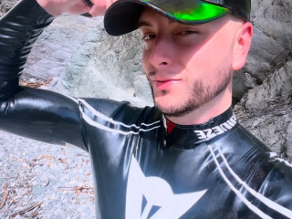 jeune-debutant-en-lingerie