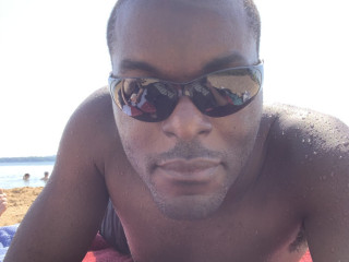 jeune-black-bi-cherche-passif