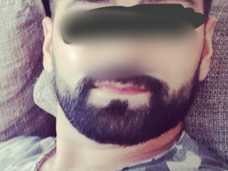 bel-homme-cherche-une-femme-pour-me-vider-les-couilles-au-max-du-max