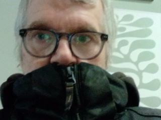 homme-de-57-ans-vivant-seul-cherche-femme-ou-jeune-femme-pour-discuter-autour-dun-cafe-pour-etre-moins-seul