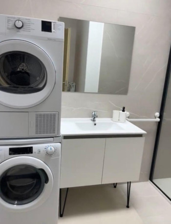 appartement-studio-meuble-de-20m2-au-3eme-etages-big-1