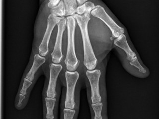 man-60-ans-pour-j-homme-effemine