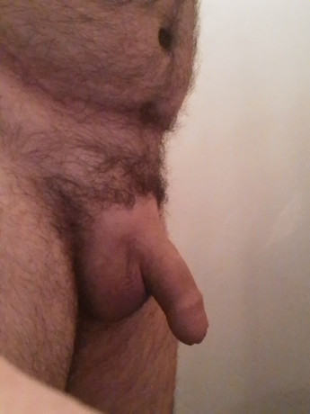 bel-homme-de-50-ans-pour-offrir-du-plaisir-a-une-femme-ou-un-couple-big-1