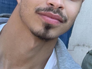 metisse-en-recherche-de-plaisirs-avec-femme-ou-couple