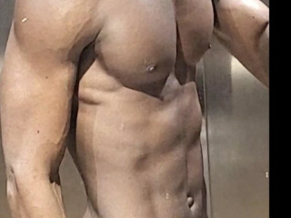 jeune-black-bien-mon-pour-femme-seule-ou-couple